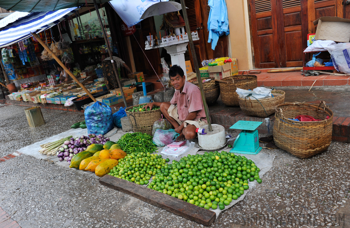 Luang Prabang [28 mm, 1/80 Sek. bei f / 5.6, ISO 1000]